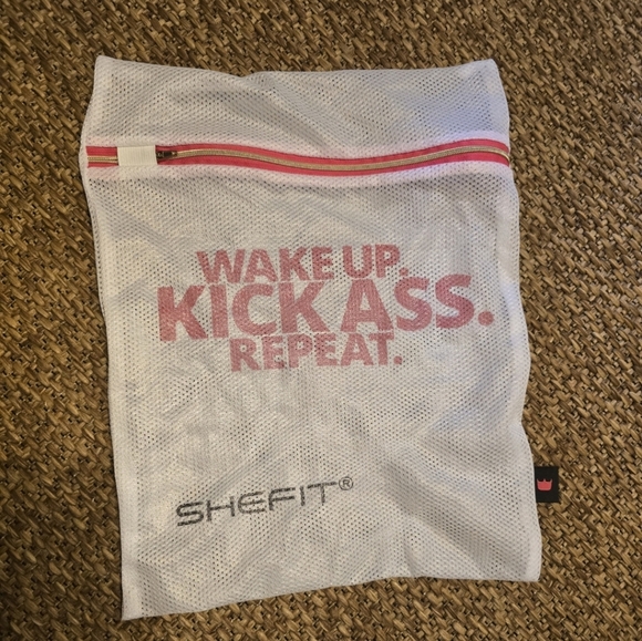 SheFit bras (2) xs - Picture 7 of 7